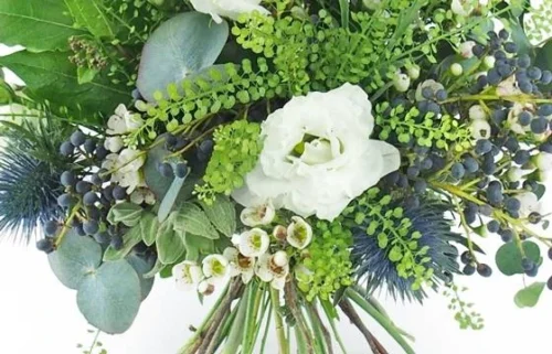 Bouquet Champêtre Flou Blanc & Bleu "Corte" -Boutique Fleur Deuil bouquet champetre flou blanc bleu corte 2