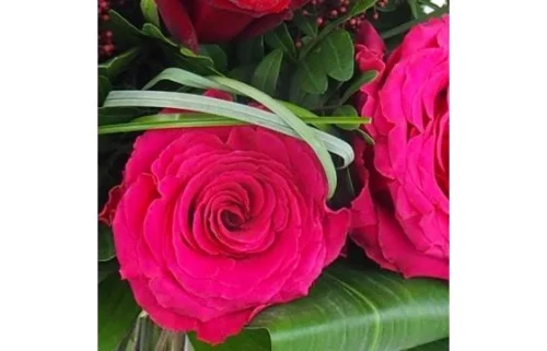 Bouquet Rond Rouge & Fuchsia "Nuremberg" 5 Bouquet Rond Rouge & Fuchsia "Nuremberg" -Boutique Fleur Deuil bouquet rond rouge fuchsia nuremberg 2