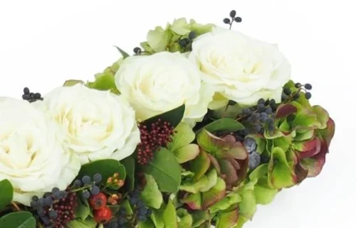 Chemin De Roses Blanches "Eschyle" 5 Chemin De Roses Blanches "Eschyle" -Boutique Fleur Deuil chemin de roses blanches eschyle 2