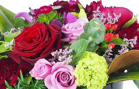 Composition De Rose Rouge & Mauve "Phoenix" 2 Composition De Rose Rouge & Mauve "Phoenix" – Image 2