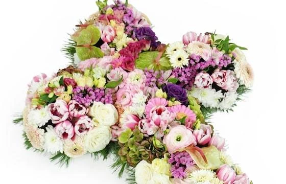 Croix De Deuil De Fleurs Blanches & Roses "Céphale" 2 Croix De Deuil De Fleurs Blanches & Roses "Céphale" – Image 2