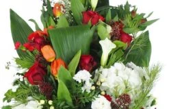 Gerbe De Fleurs Piquées "Hestia" 5 Gerbe De Fleurs Piquées "Hestia" -Boutique Fleur Deuil gerbe de fleurs piquees hestia 2