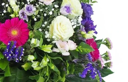 Gerbe De Fleurs Piquées "Thémis" -Boutique Fleur Deuil gerbe de fleurs piquees themis 2