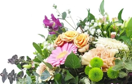 Panier De Fleurs Champêtre Roses Et Saumons "Artémis" -Boutique Fleur Deuil panier de fleurs champetre roses et saumons artemis 2